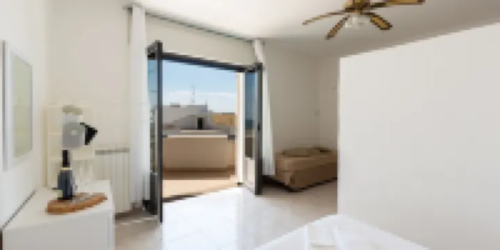 Biancaleuca Rooms & Suite - Suite Con Balcón