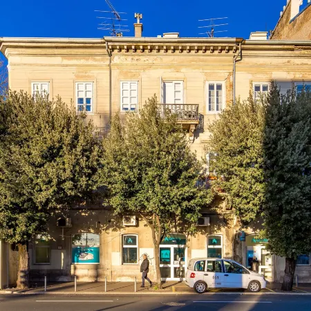 Molo Longo Apartments