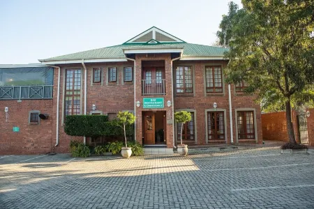 Mosate Lodge Отели рядом с достопримечательностью «Peter Mokaba Stadium»