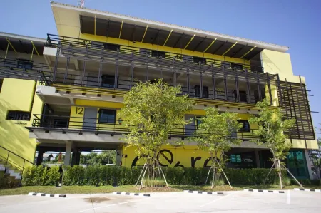 Elite Residence Phitsanulok Отели рядом с достопримечательностью «Wat Phra Si Rattana Mahathat»