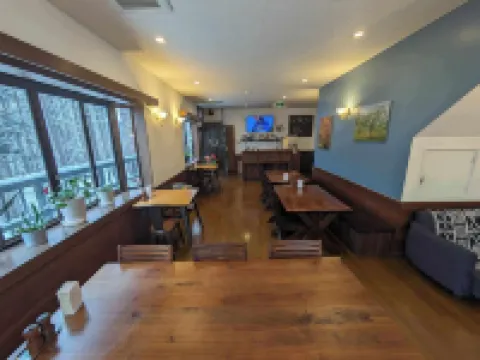 White Tree Lodge Madarao Tangram