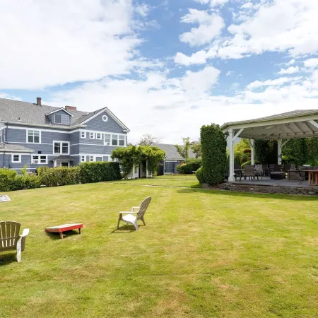 Nantucket Inn - Anacortes