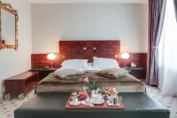Hôtel & Restaurant le Relais d'Aumale Hotel a Luzarches