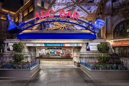 Paris Las Vegas Отели рядом с достопримечательностью «The Spa at the LINQ»