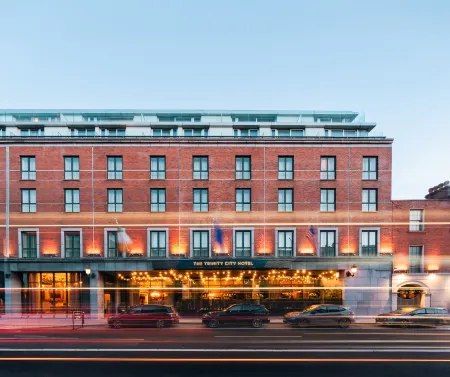 The Trinity City Hotel Отели рядом со станцией Grand Canal Dock Dart Station