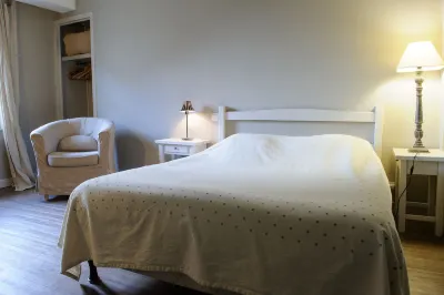 Hôtel les Chevaliers Hotel a Bruyeres-et-Montberault