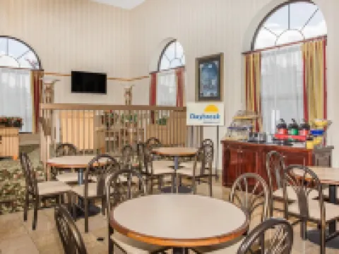 Days Inn & Suites by Wyndham Columbia Airport Hotels in West Columbia