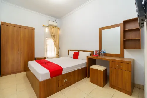 RedDoorz Syariah@Jalan Dr Mansyur Medan