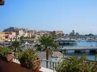 Petit Hotel - Sea View