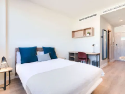 Madrid Alcobendas Livensa生活工作室 鄰近阿爾科文達斯-聖塞巴斯蒂安德洛斯雷耶斯的酒店