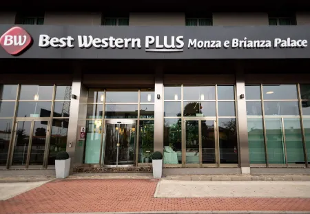 Best Western Plus Hotel Monza e Brianza Palace Отели рядом с достопримечательностью «Villa Ghirlanda Silva»