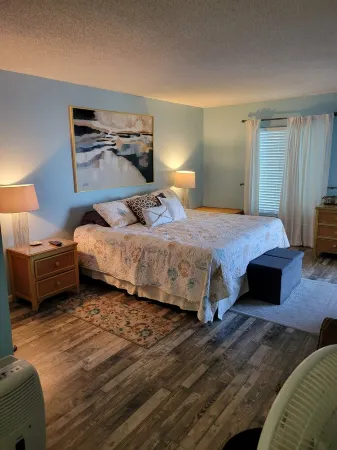 Family Friendly Ocean Front Condo at Indies House in Ormond Beach Отели в г. Ормонд-Бай-Те-Си