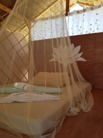 Backpackers Island Beach Camp - Adults Only Отели рядом с достопримечательностью «Накпан Бич»