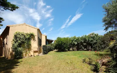 Villa la Bonaccia Hotels near Capo d'Orso