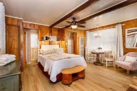 Arrowhead Pine Rose Cabins Hotels in Crestline
