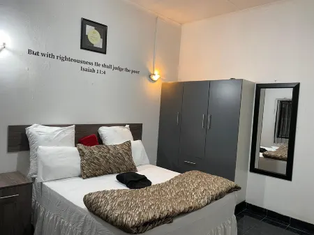 Cozy  Cabin Guest Lodge Отели в г. Джермистон