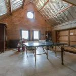 Rustic Family Holiday Home for up to 8 People Located in the Green of the Countryside Hotels in Veurne