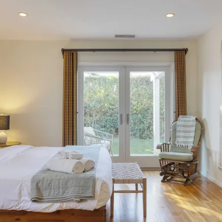Goleta Getaway by Avantstay Private Backyard, 1.5mi to the Beach!