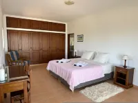 BnB Homes Luxurious Villa With 5 Bedrooms Pool Hotels in Paderne