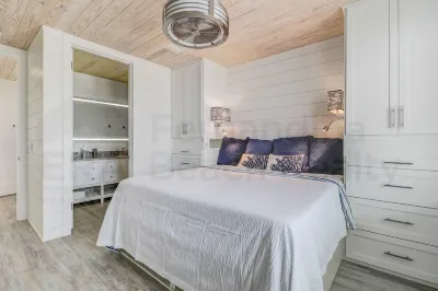 226 SF 2nd Floor Townhouse