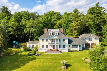 Secluded Estate w/ Guest House, Private Pond, Gym, & Movie Theater Sunny Pond