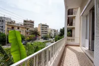 Cozy Apartment Next to Alimos Beach