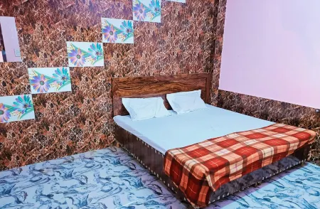 Shri Krishna Shryaashrya Aashram