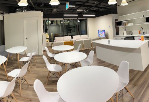 포드-인 조식 공간