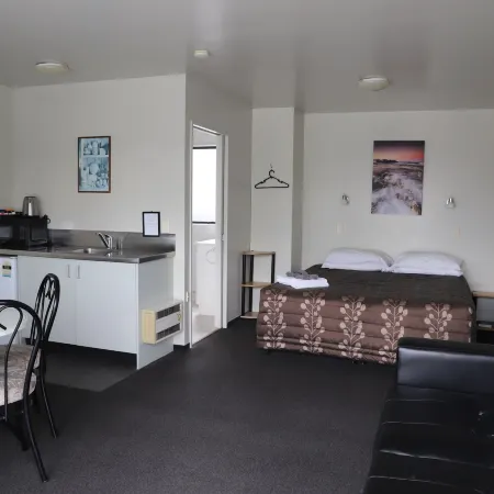Sierra Beachfront Motel