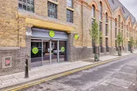Hub by Premier Inn London Shoreditch Hotel Hotels near Sandy's Row synagogue