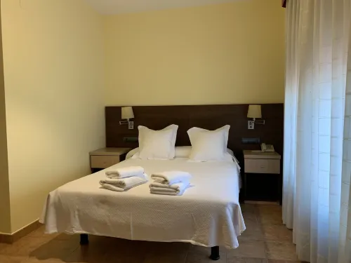 Hostal Monasterio de Rueda - Homestay