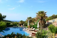 Ada Bacchus Hotel - Strand
