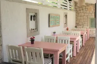 Villamer Alaçatı - Bed and Breakfasts