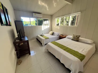 Coral House San Andres Hotels in San Luis