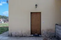 帶私人花園和景觀的山中度假屋 阿爾沃湖附近的飯店