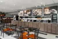 Baymont by Wyndham Jefferson City - breakfast