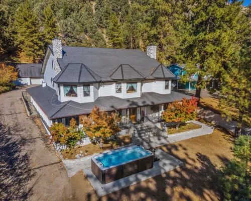 Luxary Castle & SPA near Skiing Resort Hotels in Wrightwood