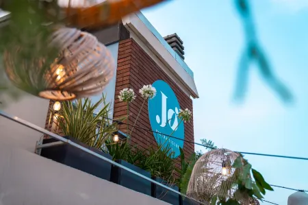 Hotel Jolly Roger Отели в г. Пьетра-Лигуре