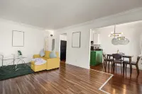 Stunning 2BR w/Ocean, Mountain & Sunset Views