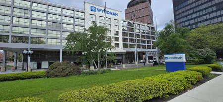 Wyndham Rochester Downtown Отели в г. Monroe County