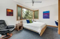 Luxury Modern on Newport- Westside | Walk | Dog friendly
