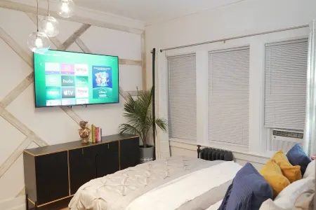 Luxurious Studio-Heart Of East Avenue-WalkDowntown