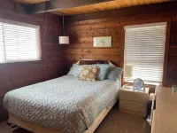 Beachfront 3-bedroom 2-bath beachhouse with WiFi in charming Pacific City