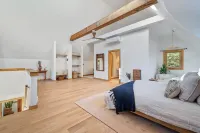 Creekside Couple's Retreat w Hot Tub, Sauna and Game Room, 2 Minutes from Lake