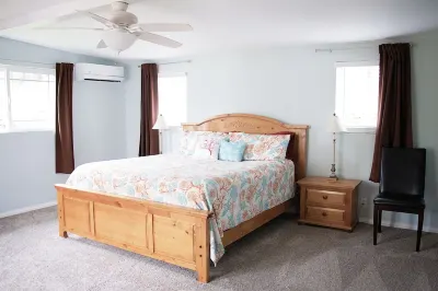 Getaway Beach Bungalow Carlsbad Village Family & Pet Friendly, 1 Block To Beach