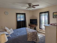 Cozy 2-Bedroom Home Salem NY. Close to Saratoga, Lake George NY & Vermont, AC