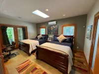 The Bandon House, Affordable Luxury Golf/Family Retreat, Theater Hotels near Circles In The Sand