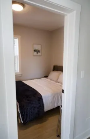 Large Renovated 1st FL Suite Forest Park/Oak Park