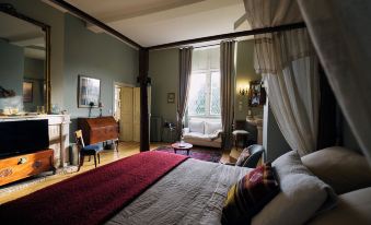 Chateau de Maumont