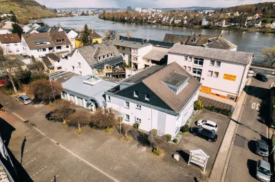 Premium Apartments Koblenz Hotels in der Nähe von DeBeukelaer Factory Outlet Mülheim-Kärlich